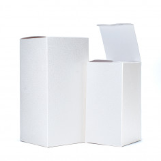 Scatole Pieghevoli in Cartoncino Pelle Bianco con Base Quadrata